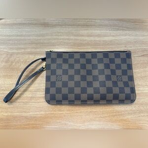 Louis Vuitton Damier Ebene Neverfull Pouch